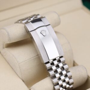 Discontinued retro chronograph with steel case