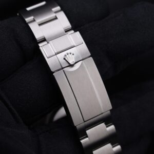 Neo-vintage luxury wristwatch with clean dial