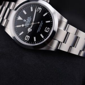 Vintage mechanical wristwatch with classic dial