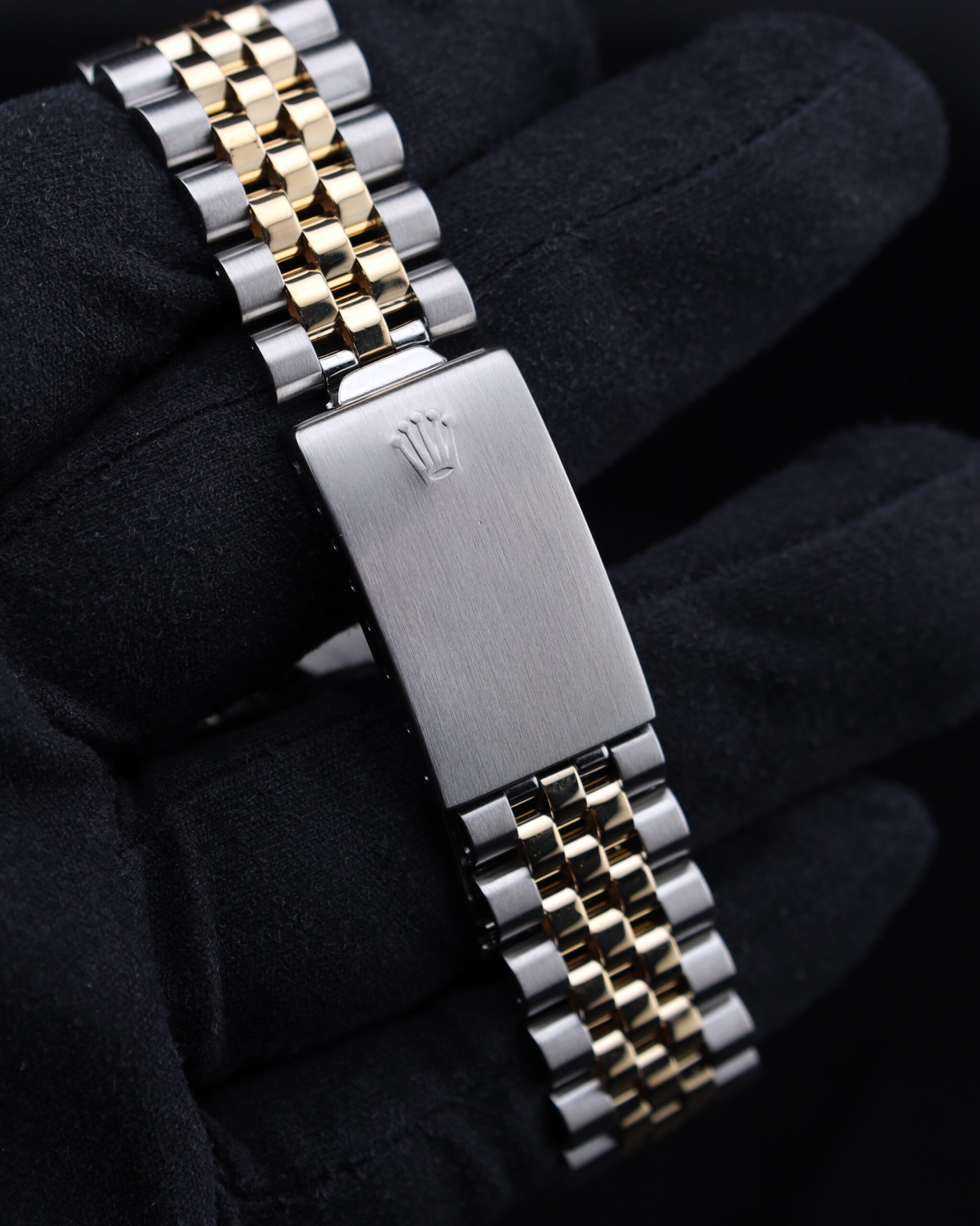Retro chronograph watch with black dial