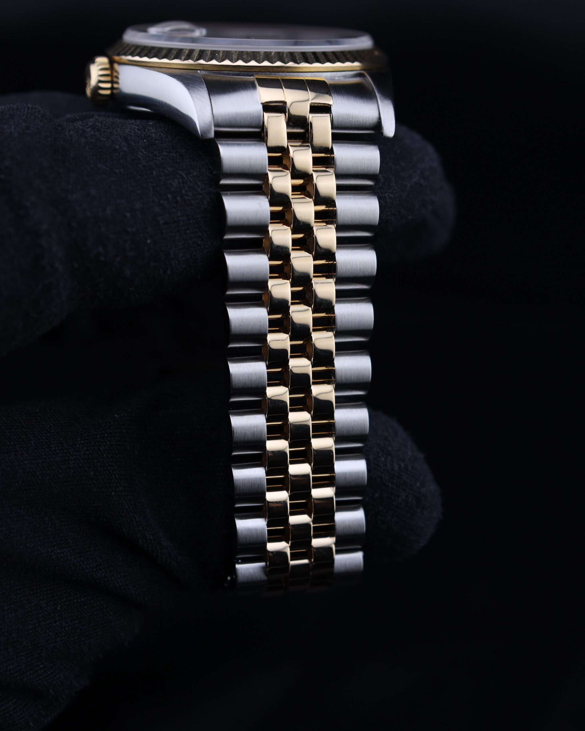 Vintage diver watch with original bezel