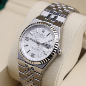 Rare discontinued diver watch with original bezel
