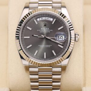 Luxury wristwatch with rhodium dial